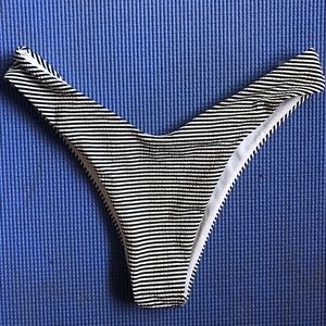 Thong bikini bottoms
